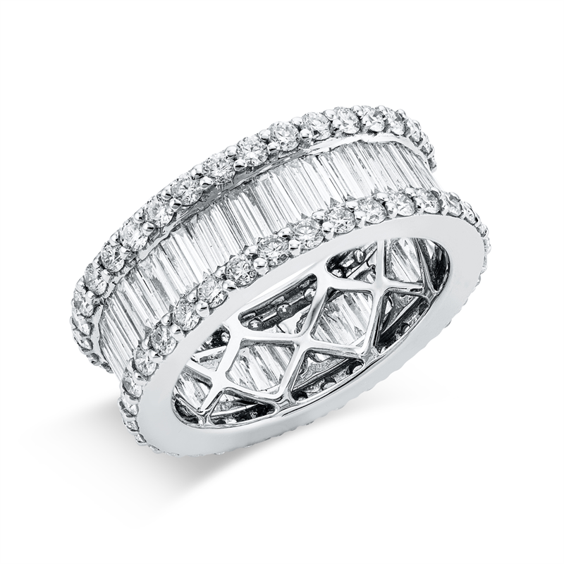 Image 90000436 - Ring 18 kt WG, 38 Baguette 2,69 ct, TW-si, 68 Brillanten 2,02 ct, TW-si, H:23,0 mm, B:8,0 ...