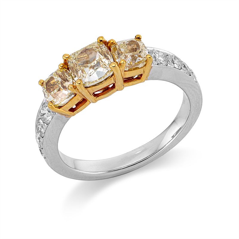 Image 90002275 - Ring 18 kt WG GG, 8 Brillanten 0,39 ct, TW-vsi, 1 Cushion 1,03 ct, gelb, 2 Cushion 1,02 ...