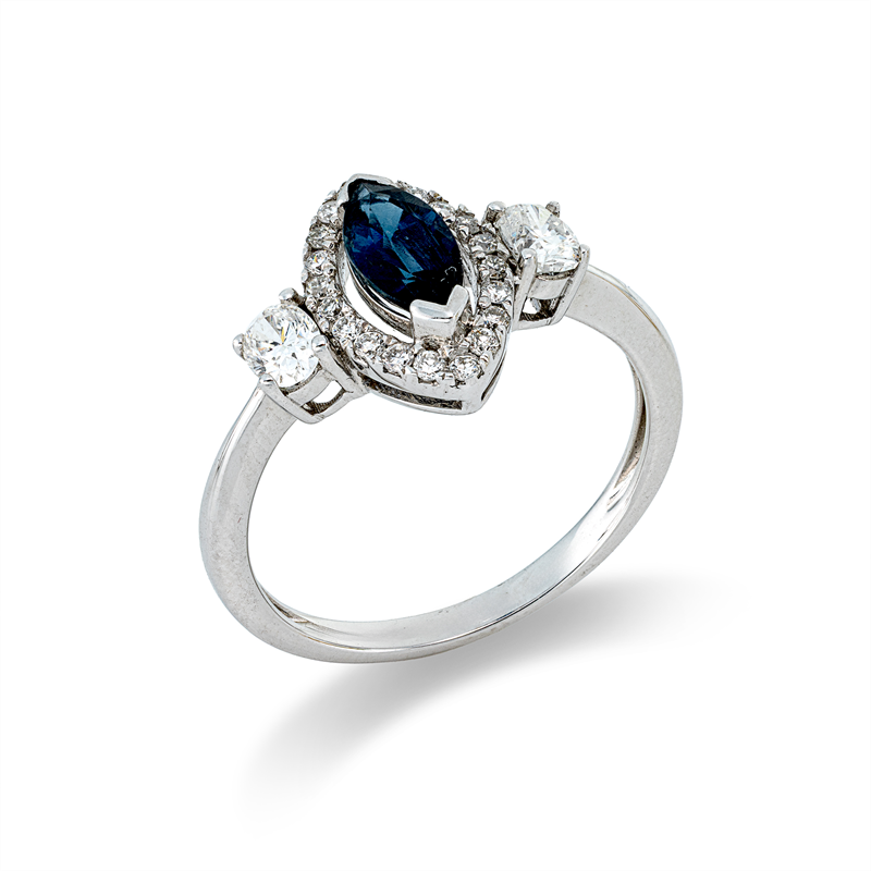 Image 90003006 - Ring 18 kt WG, 2 Oval 0,34 ct, F-si, 20 Brillanten 0,15 ct, F-si, 1 Saphir 0,67 ct blau, ...
