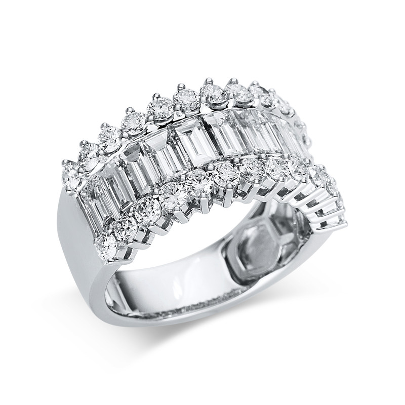 Image 90004656 - Ring 18 kt WG, 12 Baguette 1,91 ct, TW-si, 26 Brillanten 1,14 ct, TW-si, ...