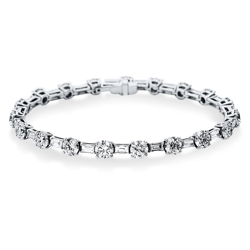 Image 90010633 - Armband 18 kt WG, GIA: 15pcs, 9 Brillanten 4,12 ct, I-vsi, 6 Brillanten 2,69 ct, I-vvs, ...