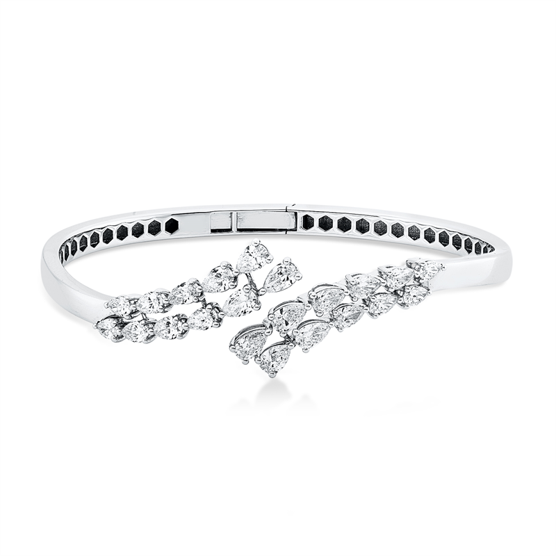 Image Armreif 18 kt WG, 22 Tropfen 2,59 ct, F-vsi, H:46,0 mm, B:55,0 mm, S:16,5 mm. ...