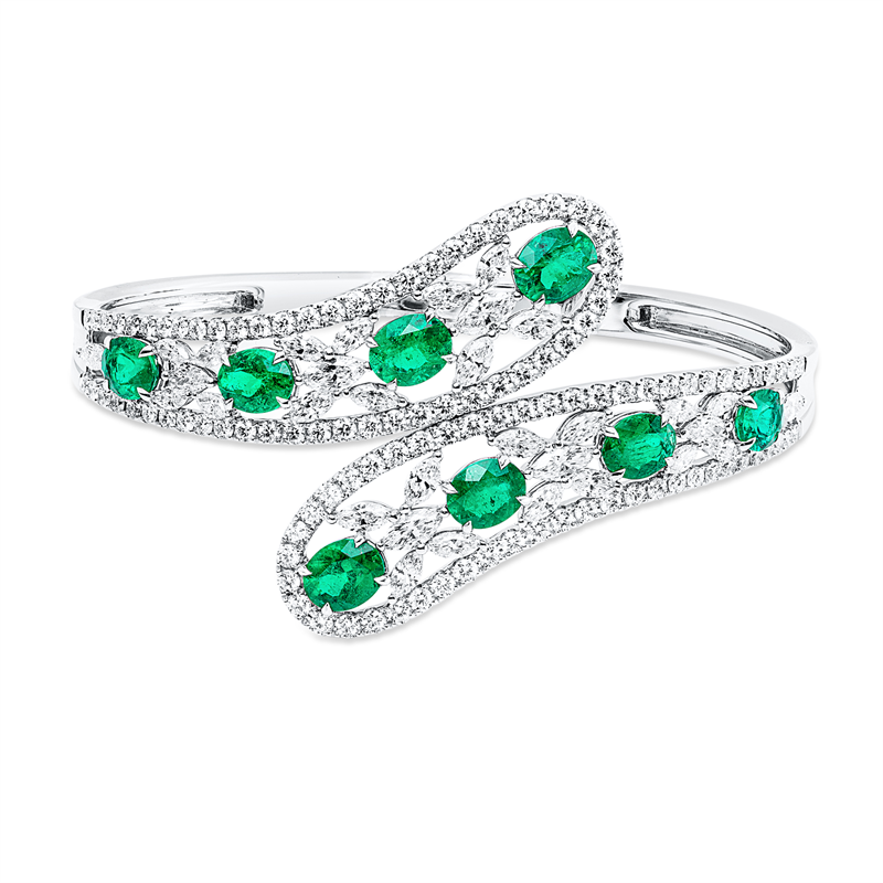 Image 90011362 - Armreif 18 kt WG, 108 Brillanten 2,63 ct, F-vvs/vs, 32 Navette 2,72 ct, F-vvs/vs, 8 ...